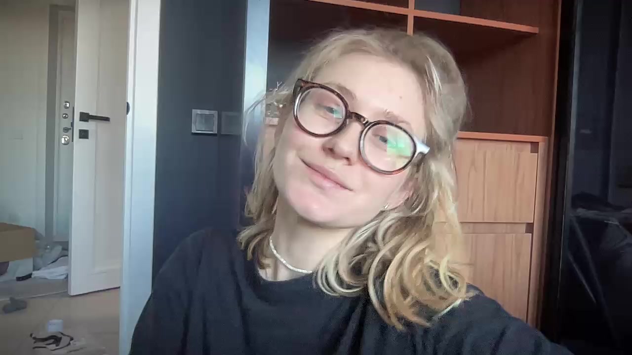 Model - Junie Moon dirtytalk