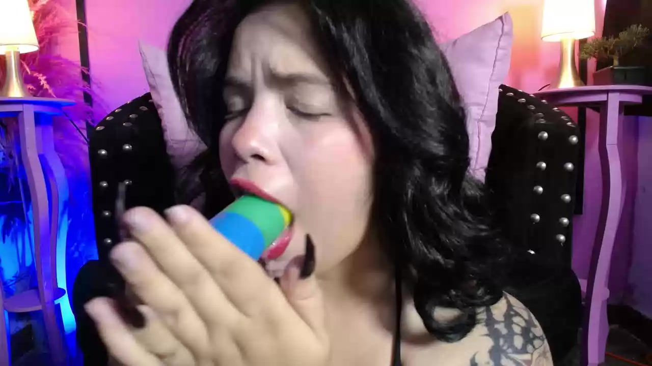 Model - Ary deepthroat