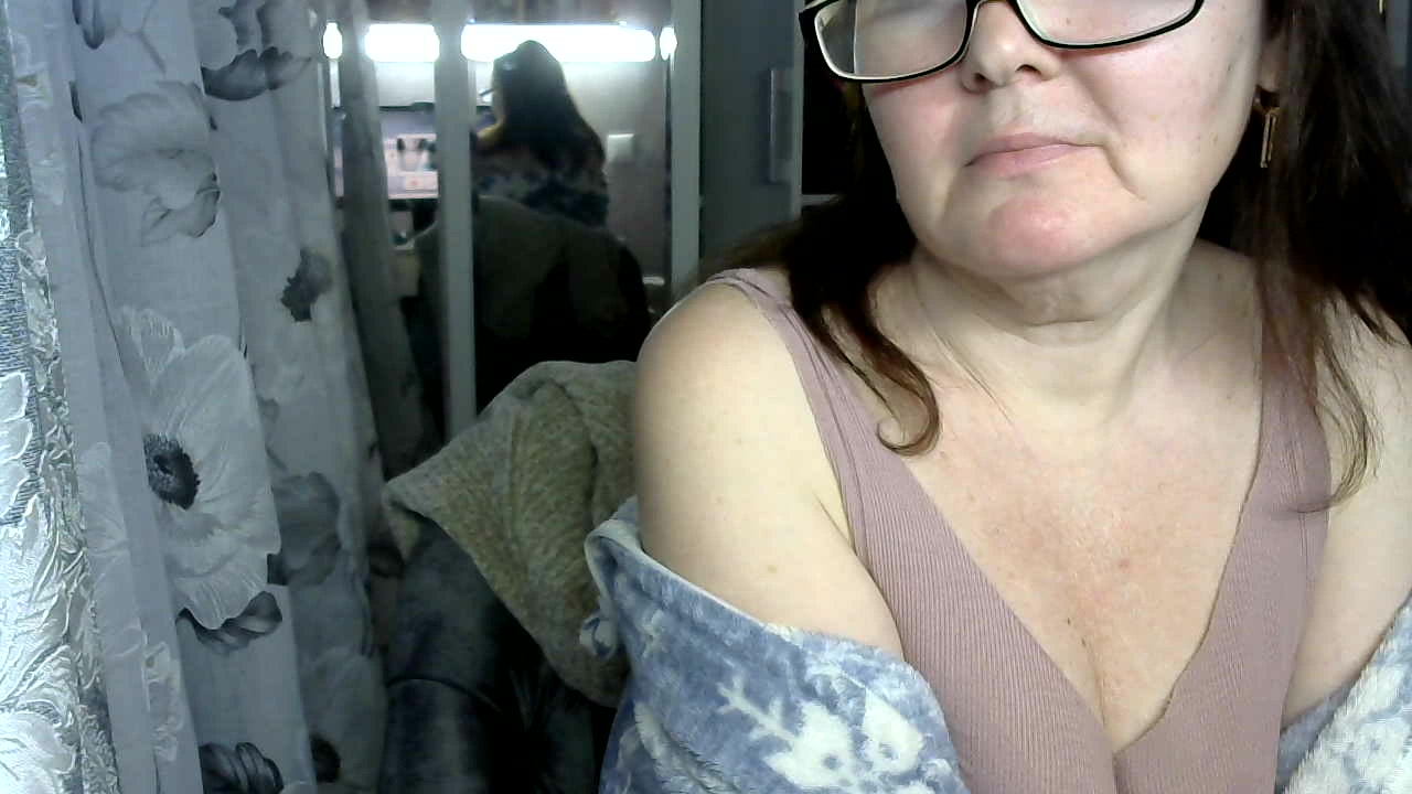 Model - Smuzi striptease