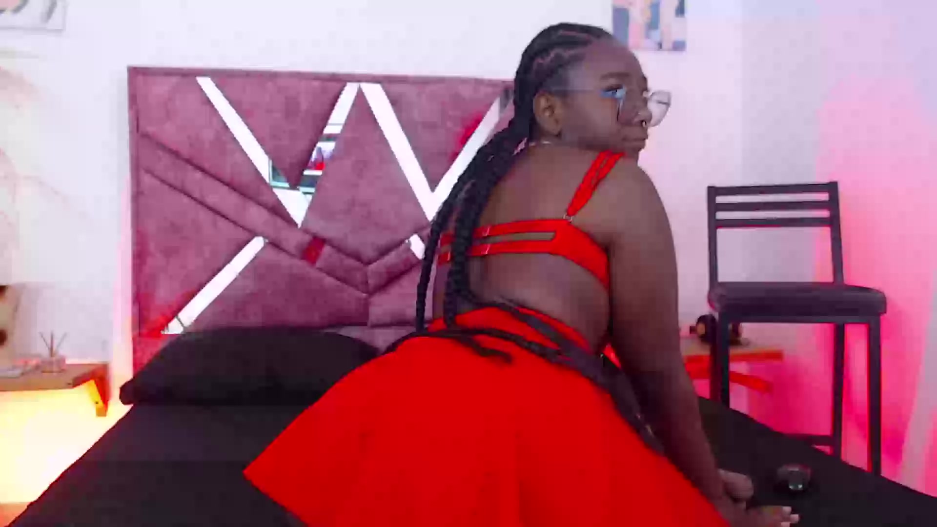 Model - Zahhy Kisses anal