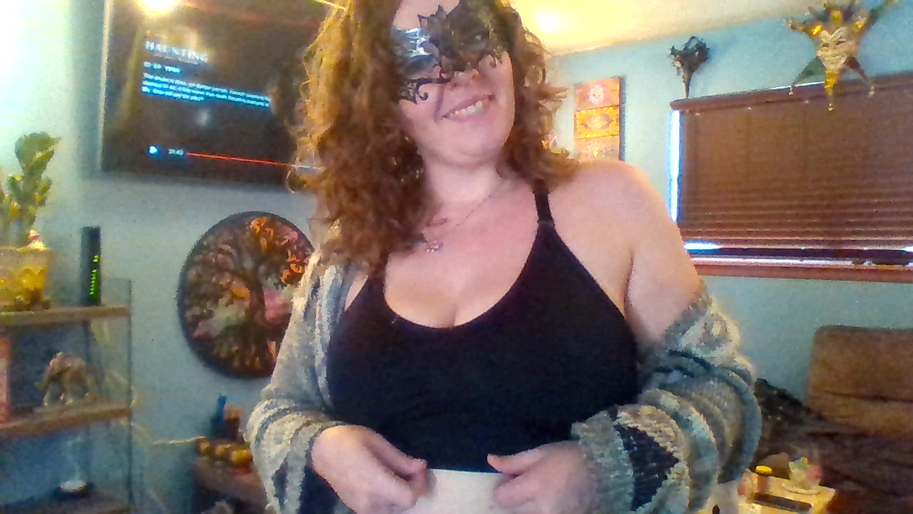 Model - Maskedmaggie redhead