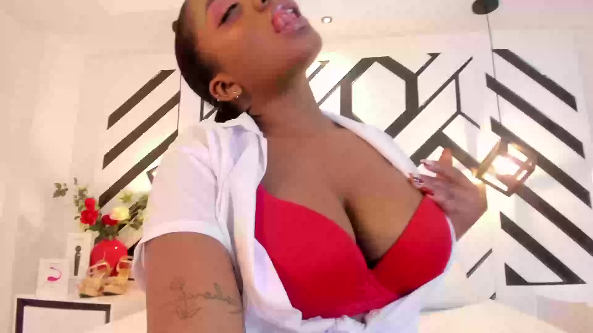 Model - Nahomi deepthroat