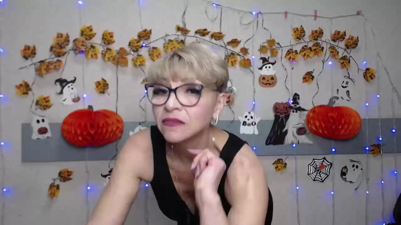 Model - EllaBonito bdsm