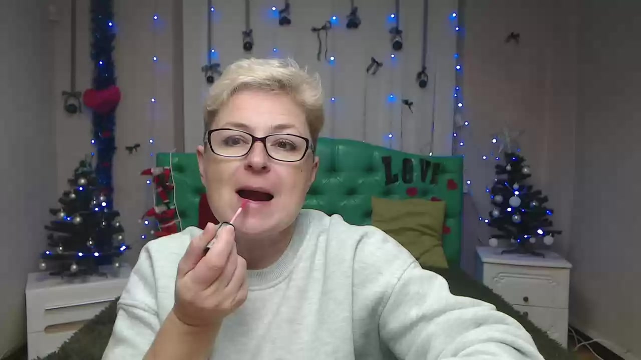 Model - EmiliaGree bigtits