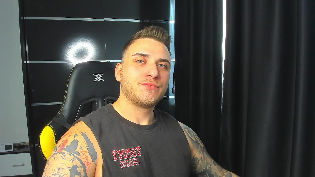 Model - ntattoo muscle