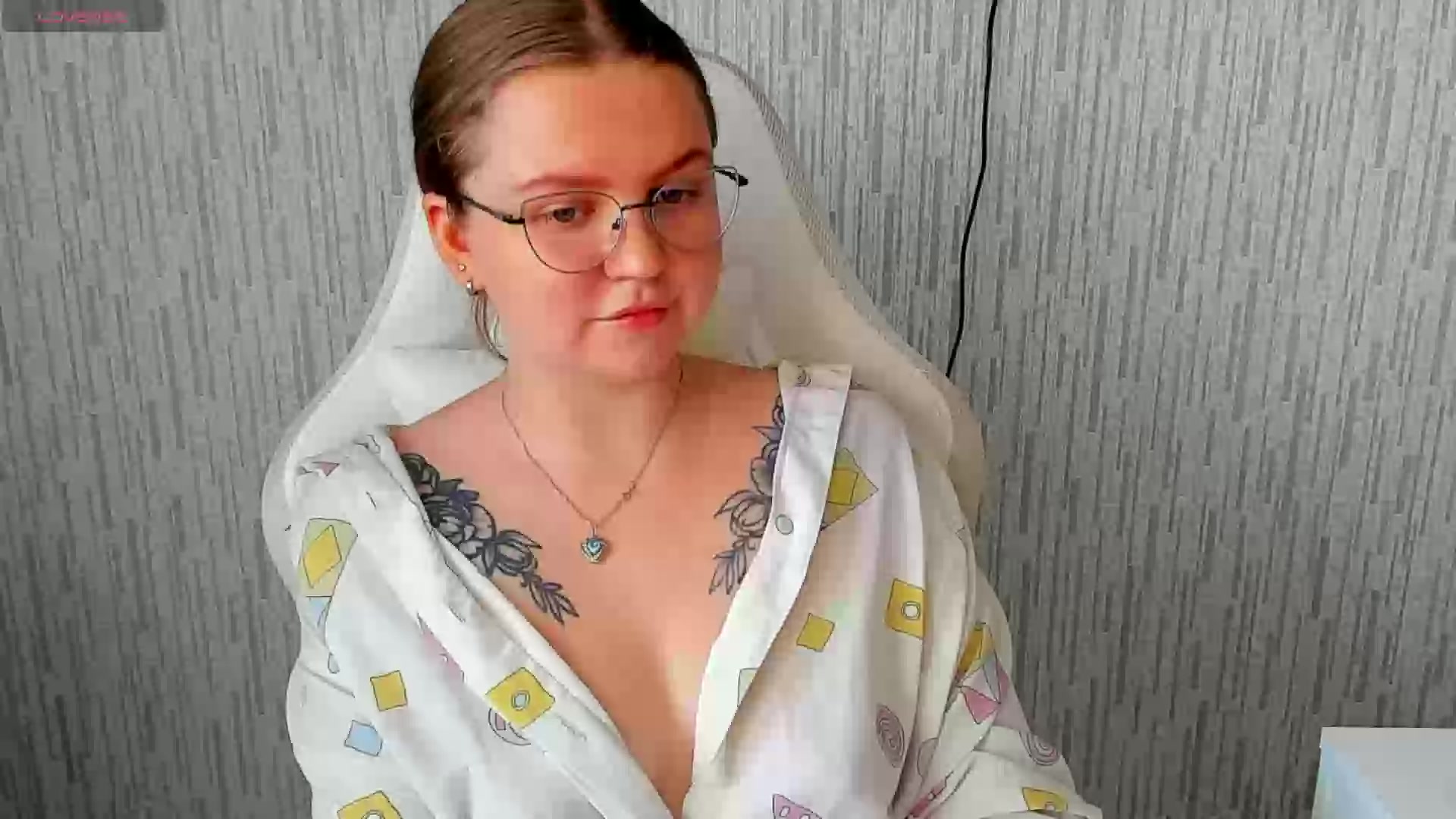 Model - AnitaVine striptease