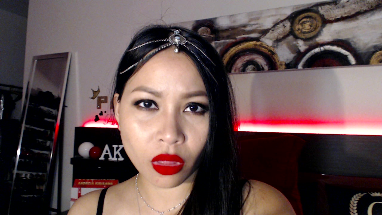 Model - pussyAsiancat highheels