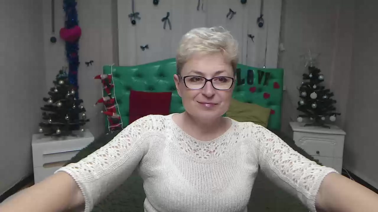 Model - EmiliaGree bigtits