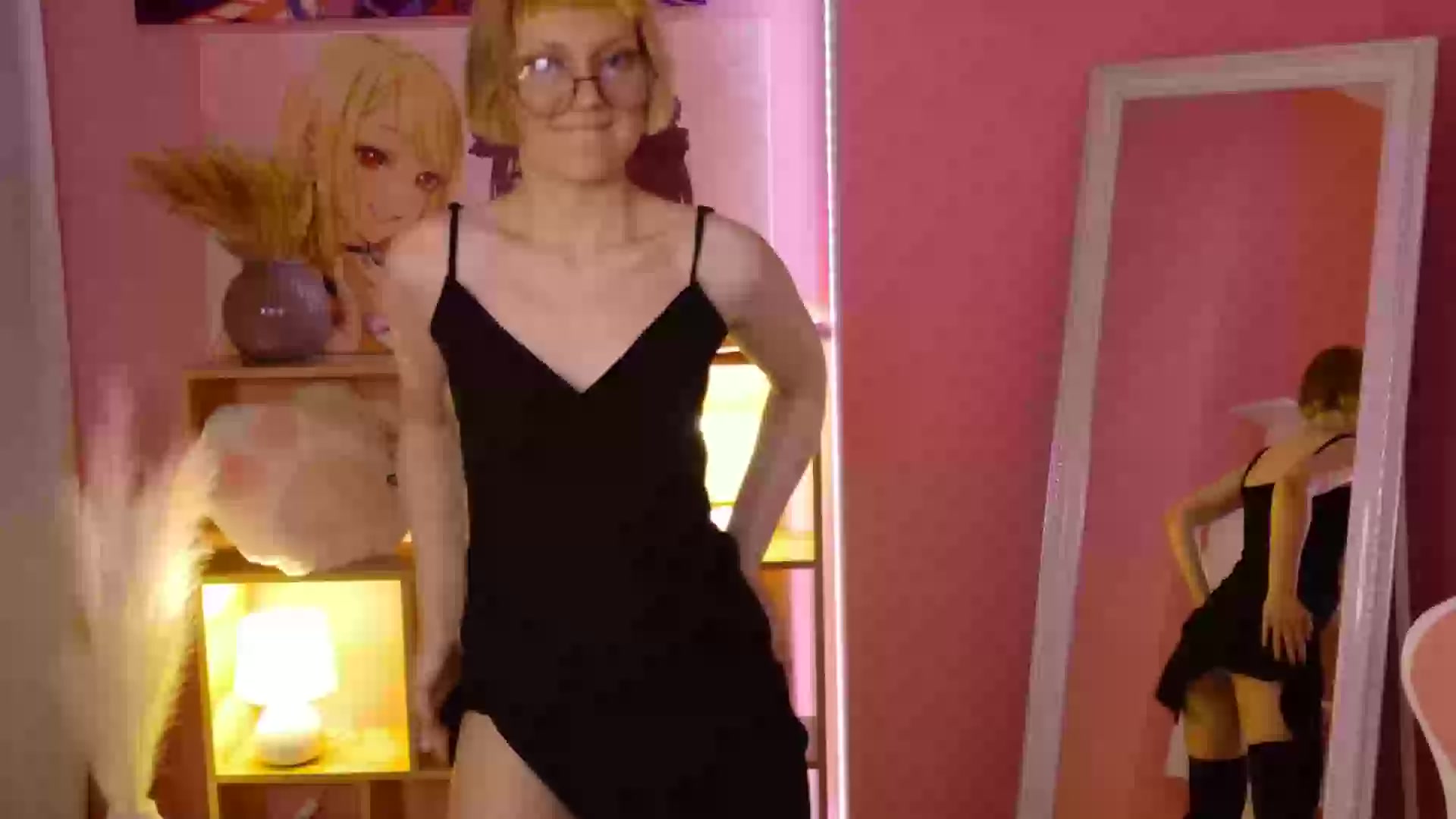 Model - Zoe deepthroat