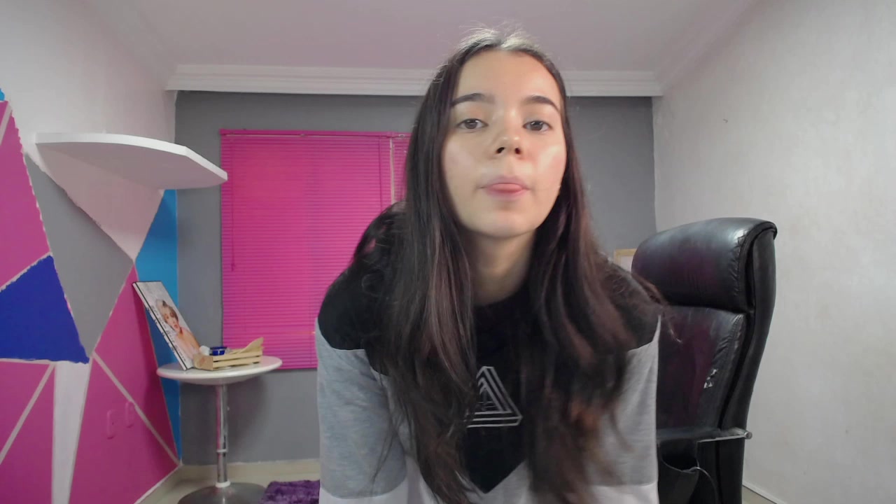 Model - Summer Cmbrst sexy