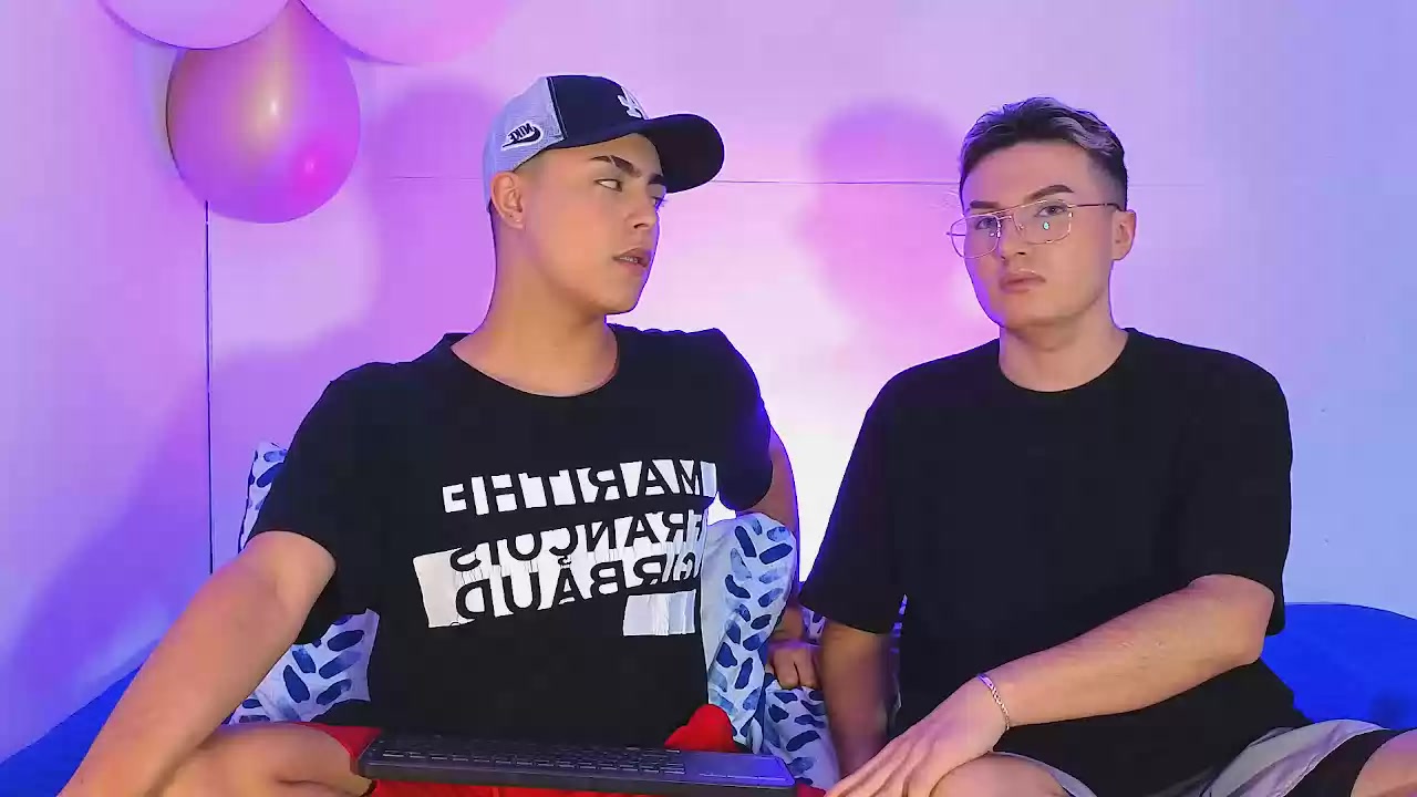 Model - jey_jordan blowjob