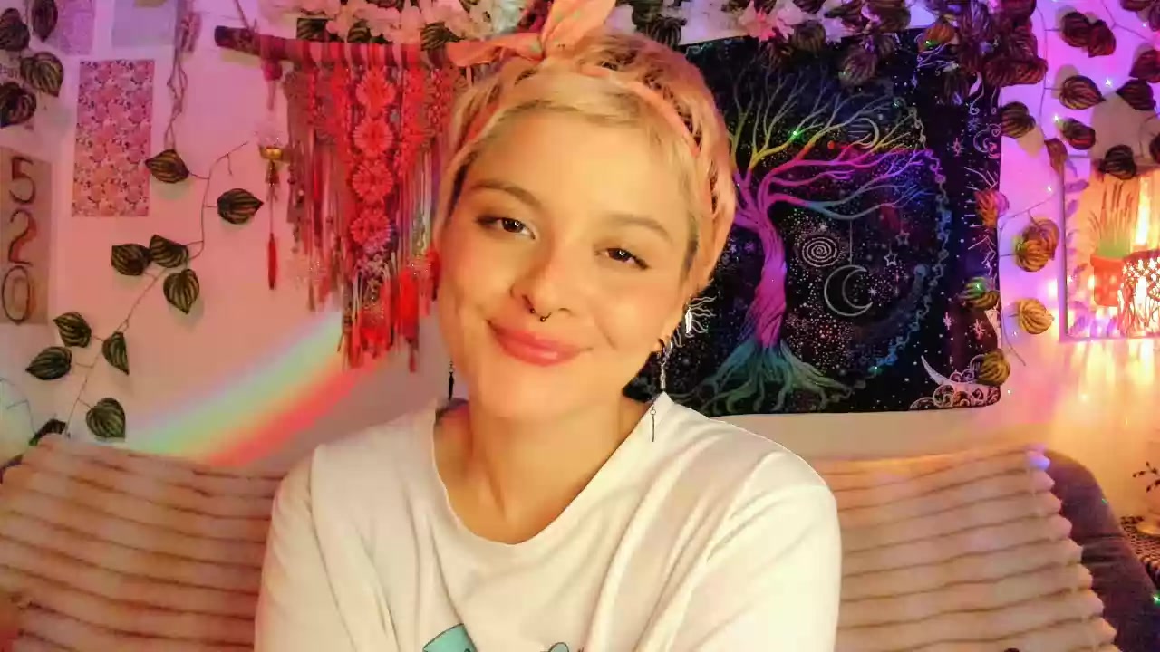 Model - Al3xia Fisher cute