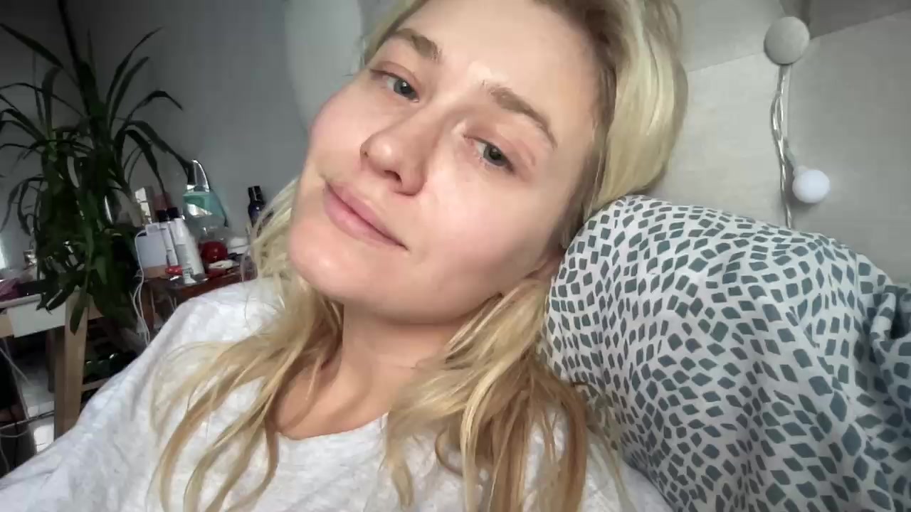 Model - Junie Moon dirtytalk