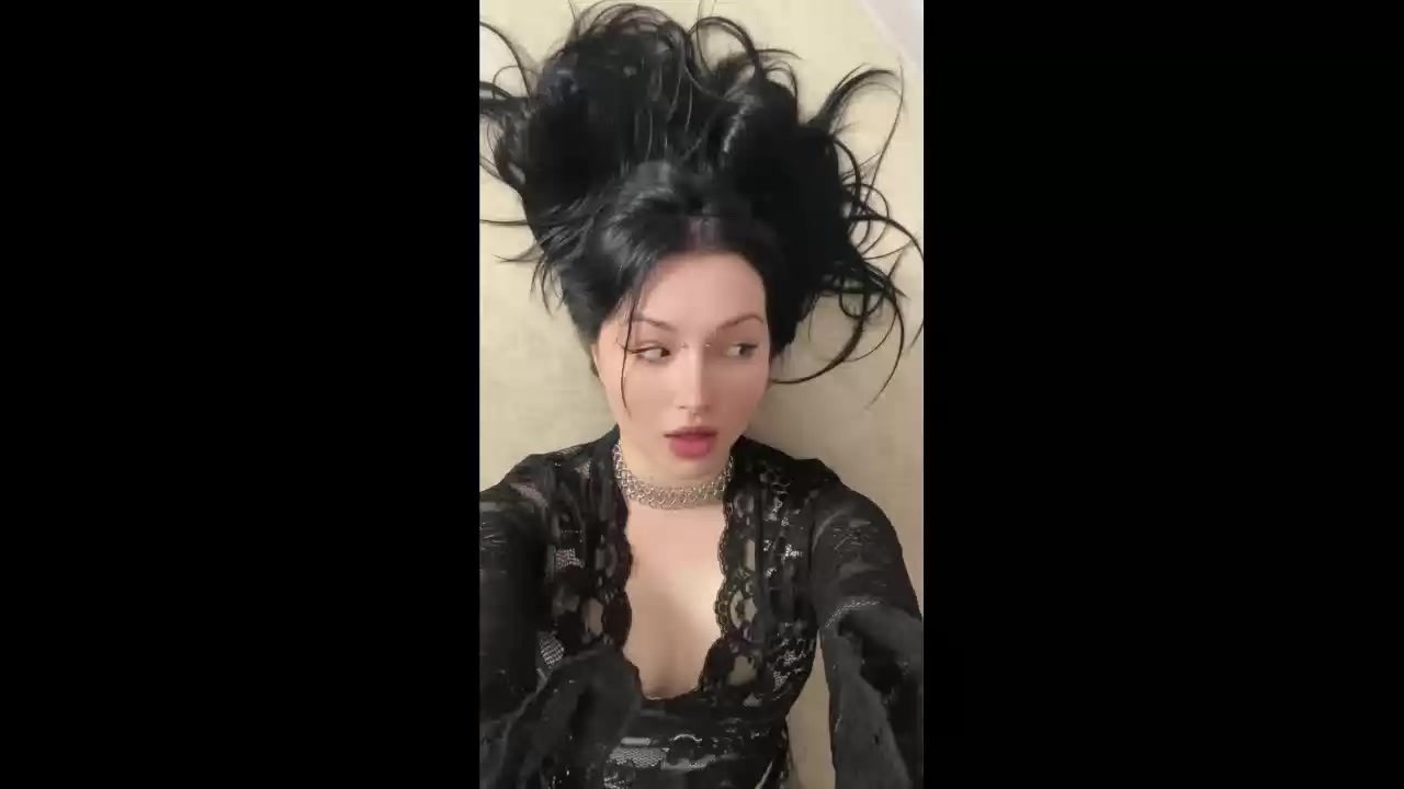 Model - DianaX horny