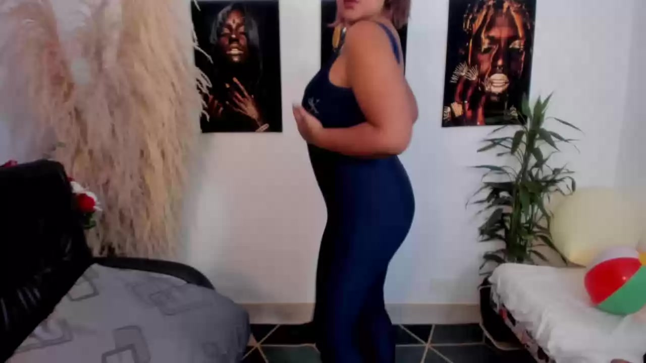 Model - Fetish Wayraa anal