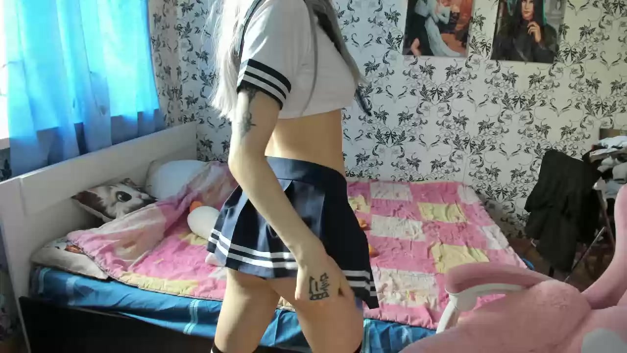 Model - AriaArina dildo