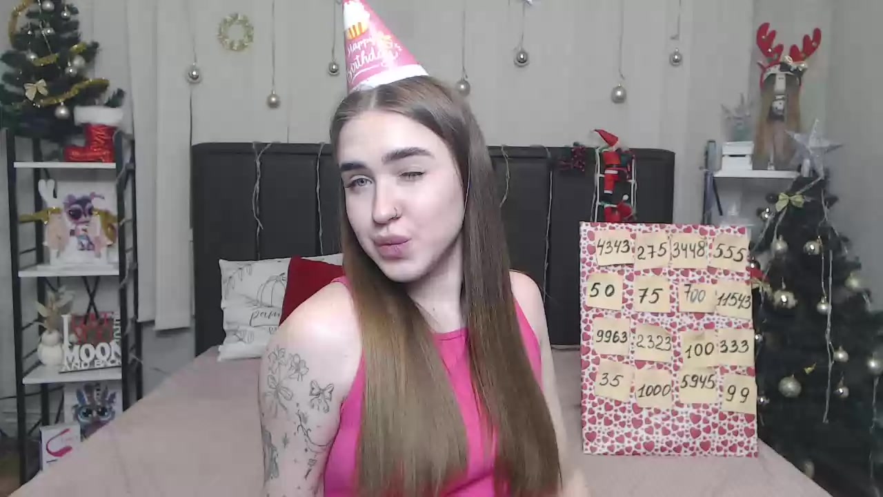 Model - LauraHlot tattoo