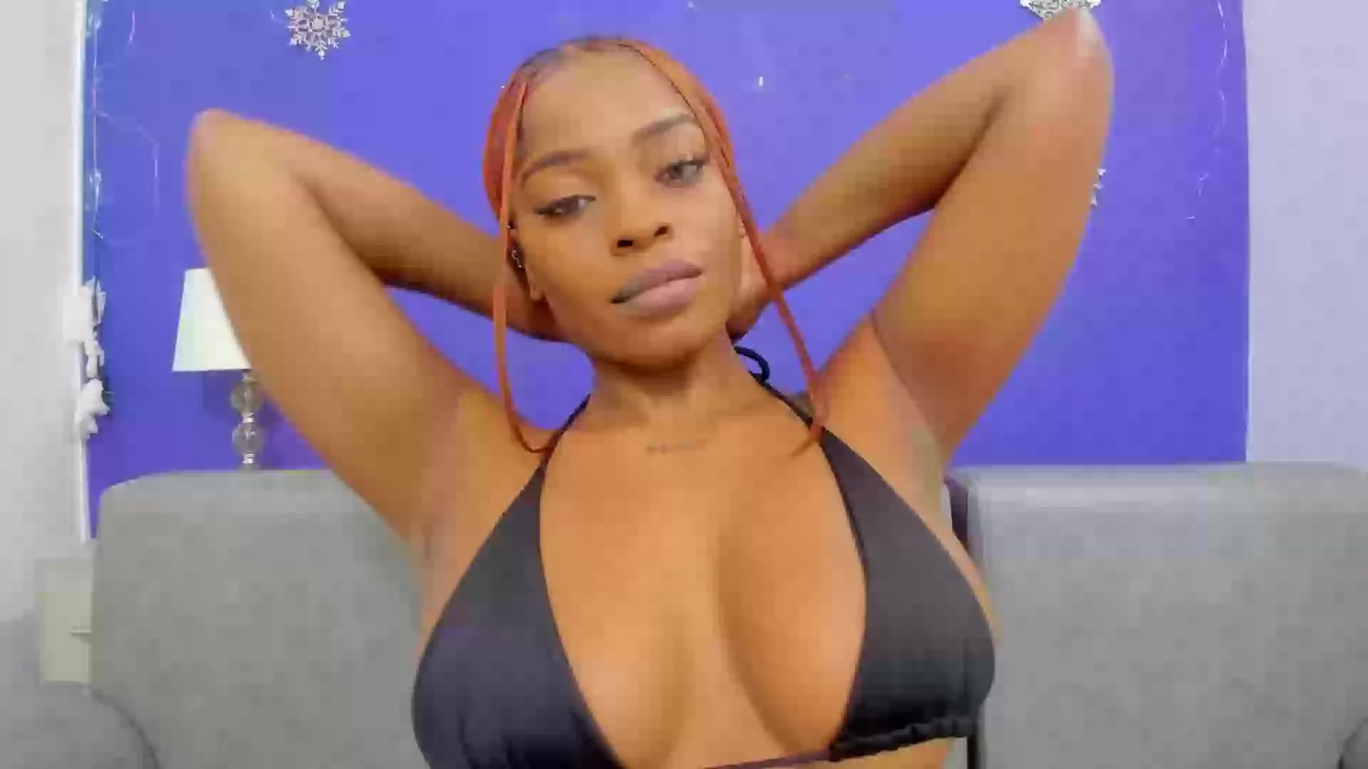 Model - Shantal anal