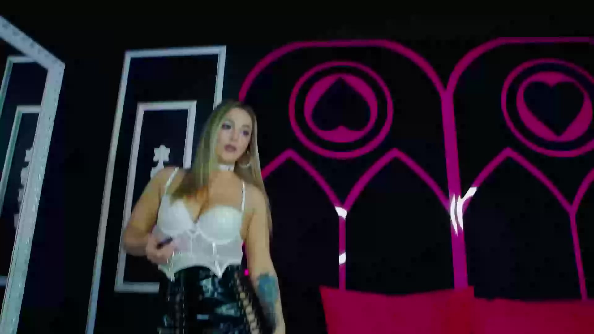 Model - AlexaBlaze deepthroat