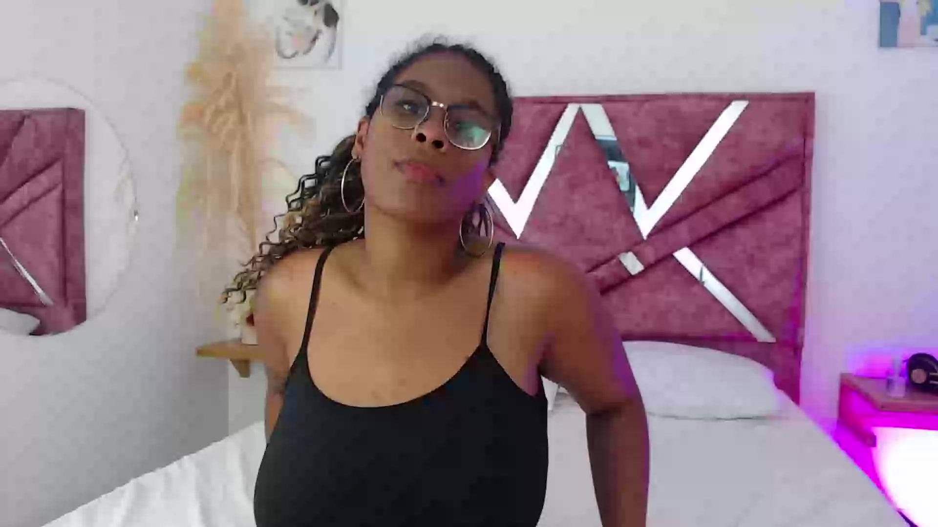 Model - Ashar Kisses anal