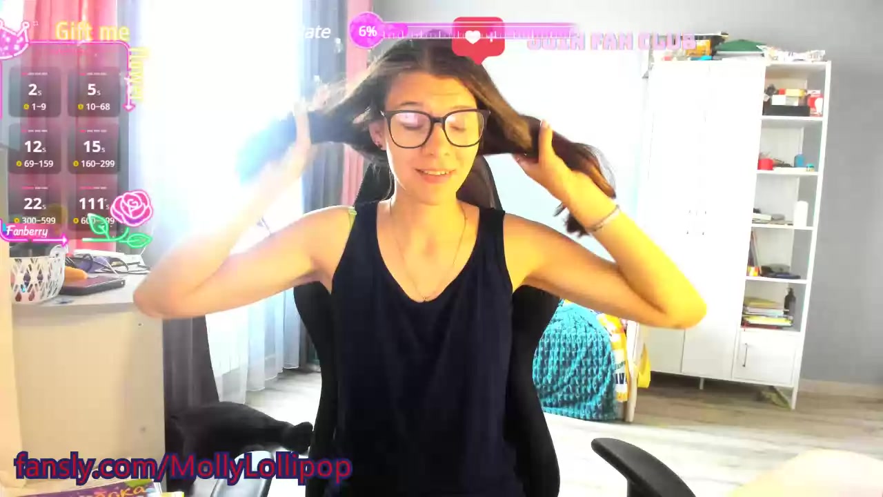 Model - Mollylollipop smalltits