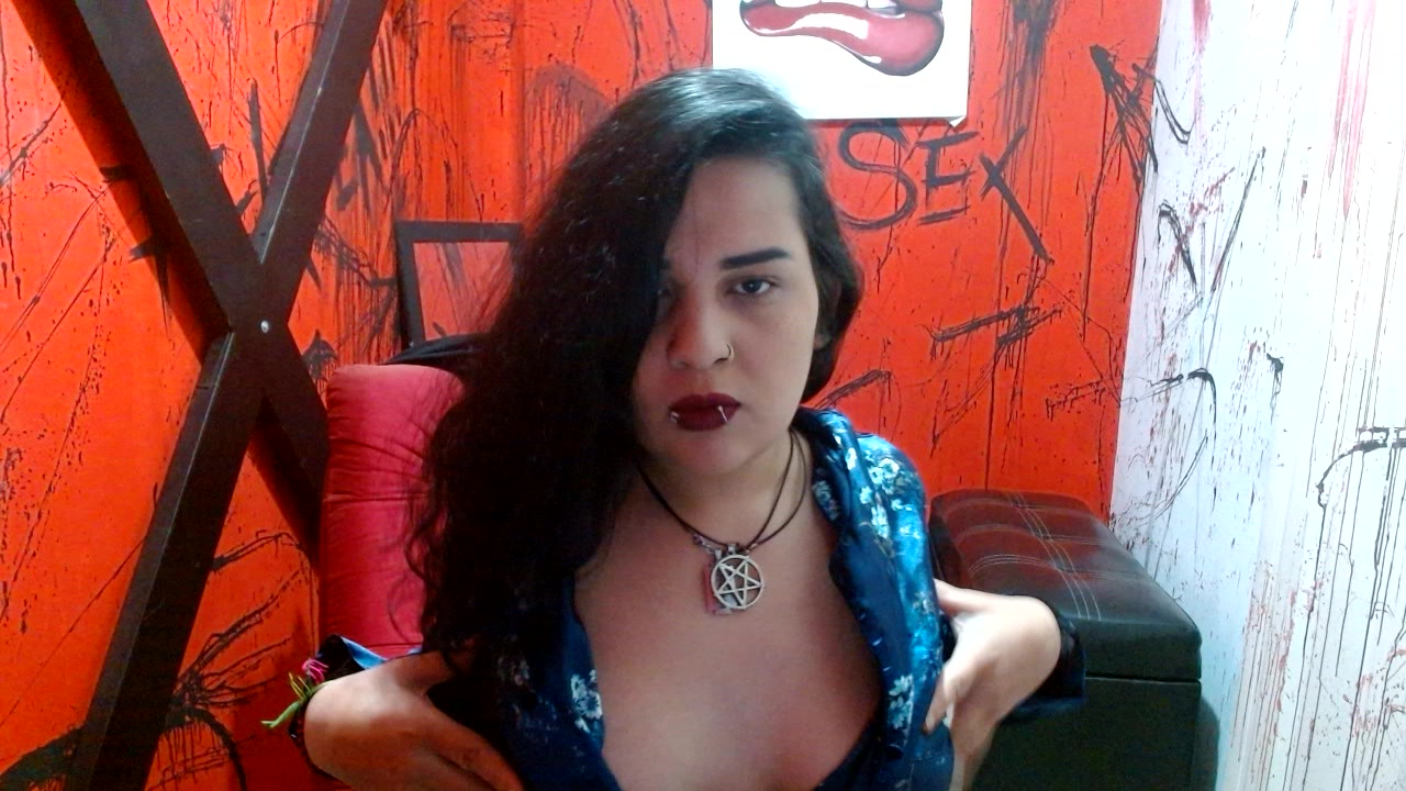 Model - gothpunkmetalgirl anal