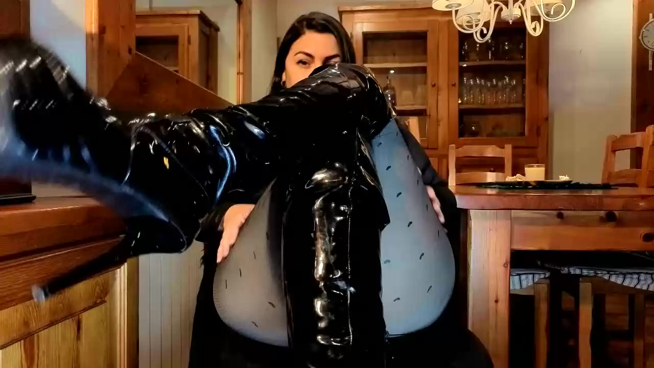 Model - KellyMoss humiliation