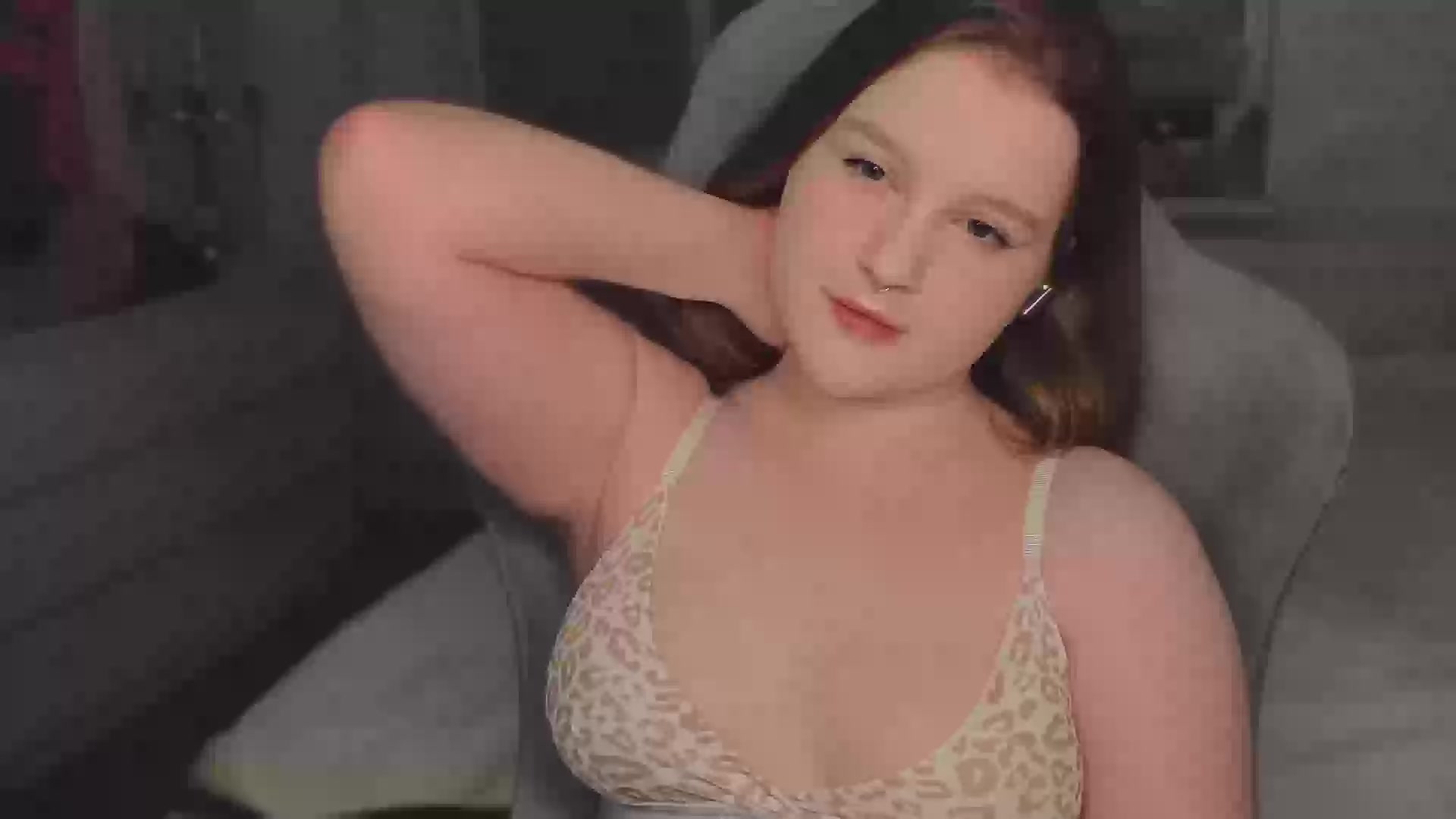 Model - Oliv1a bigtits