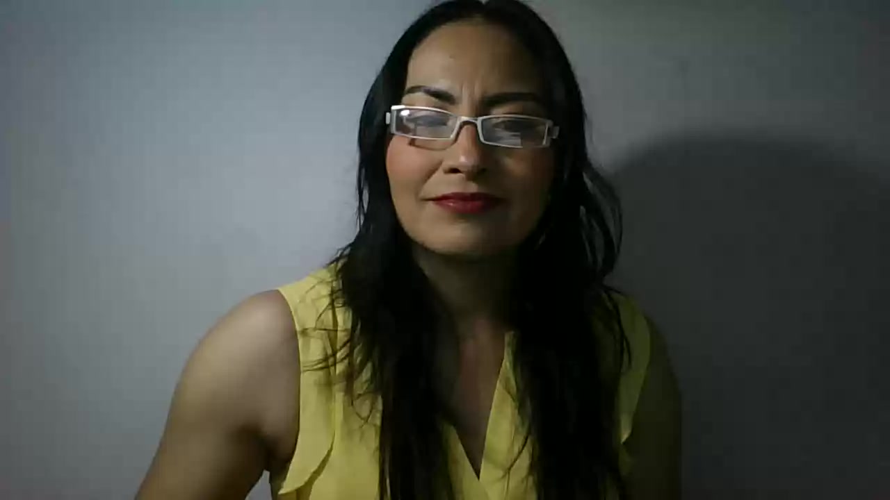 Model - YaeliSweet friendly