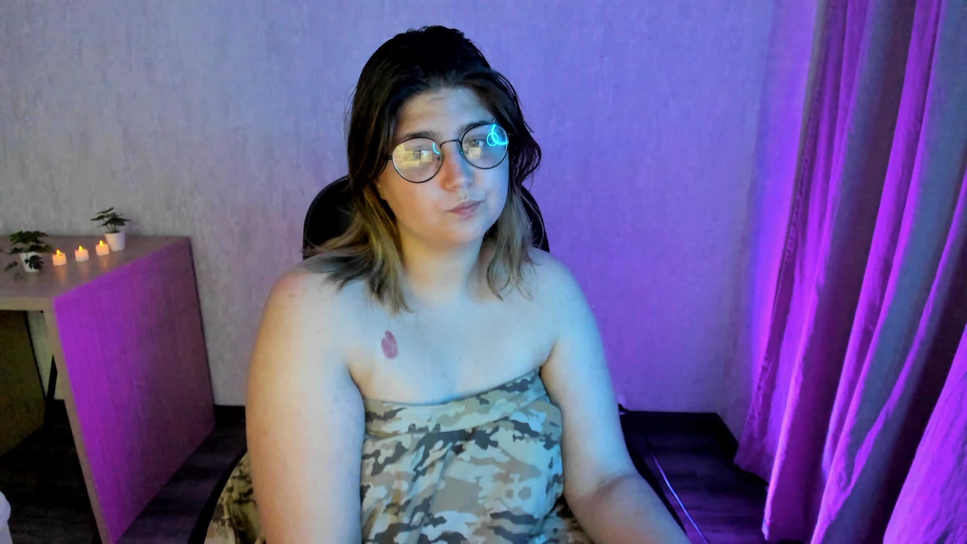 Model - Vishnya bigtits