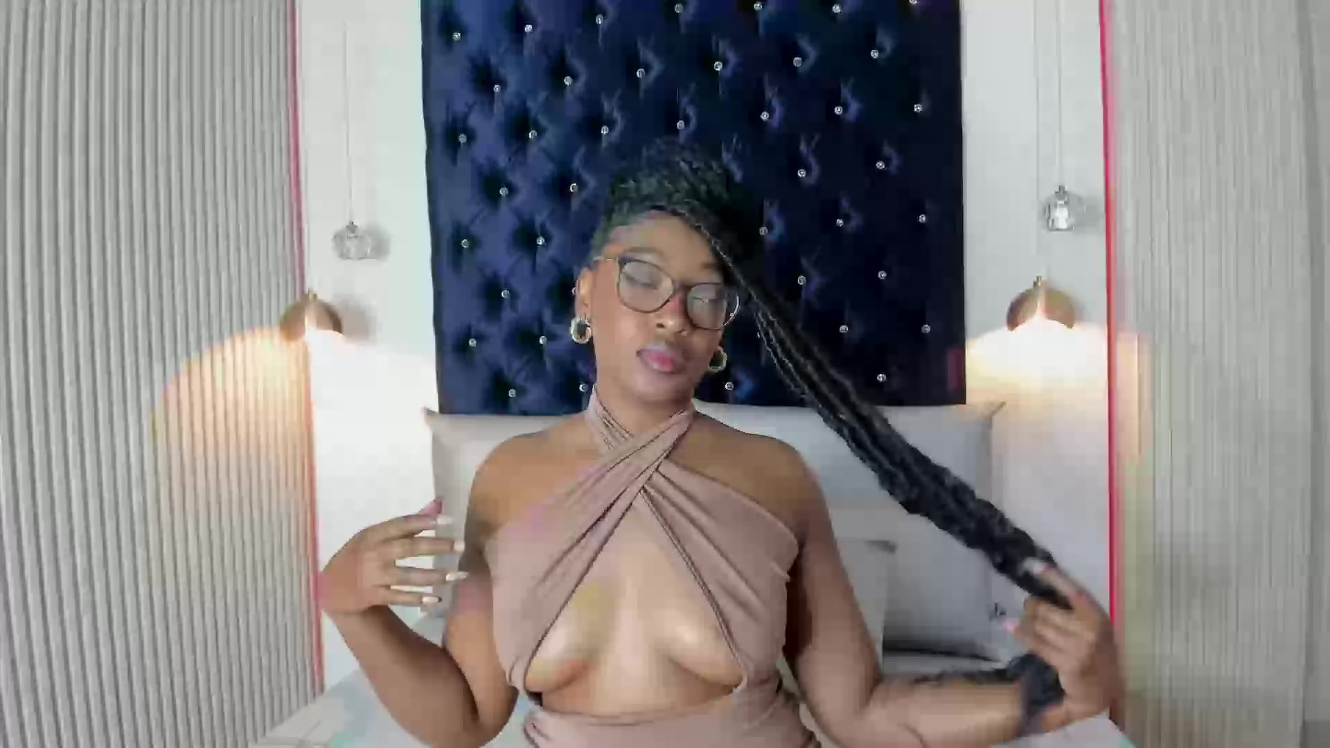 Model - YalianaGuzman anal