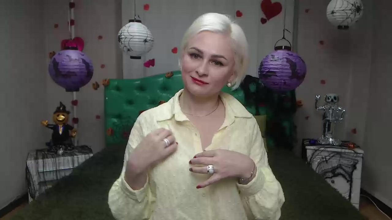 Model - OliviaHorst stockings