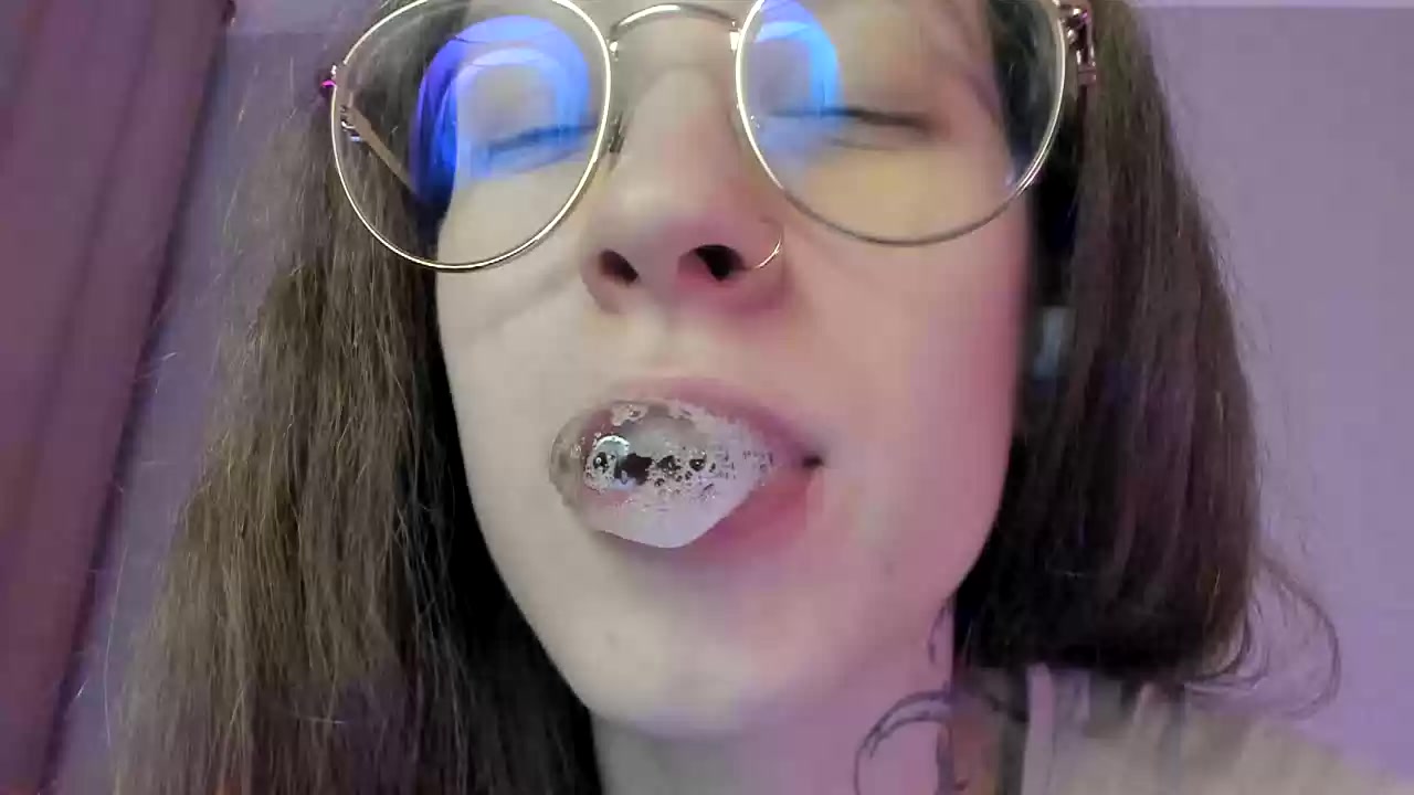 Model - Skye Wavy smalltits