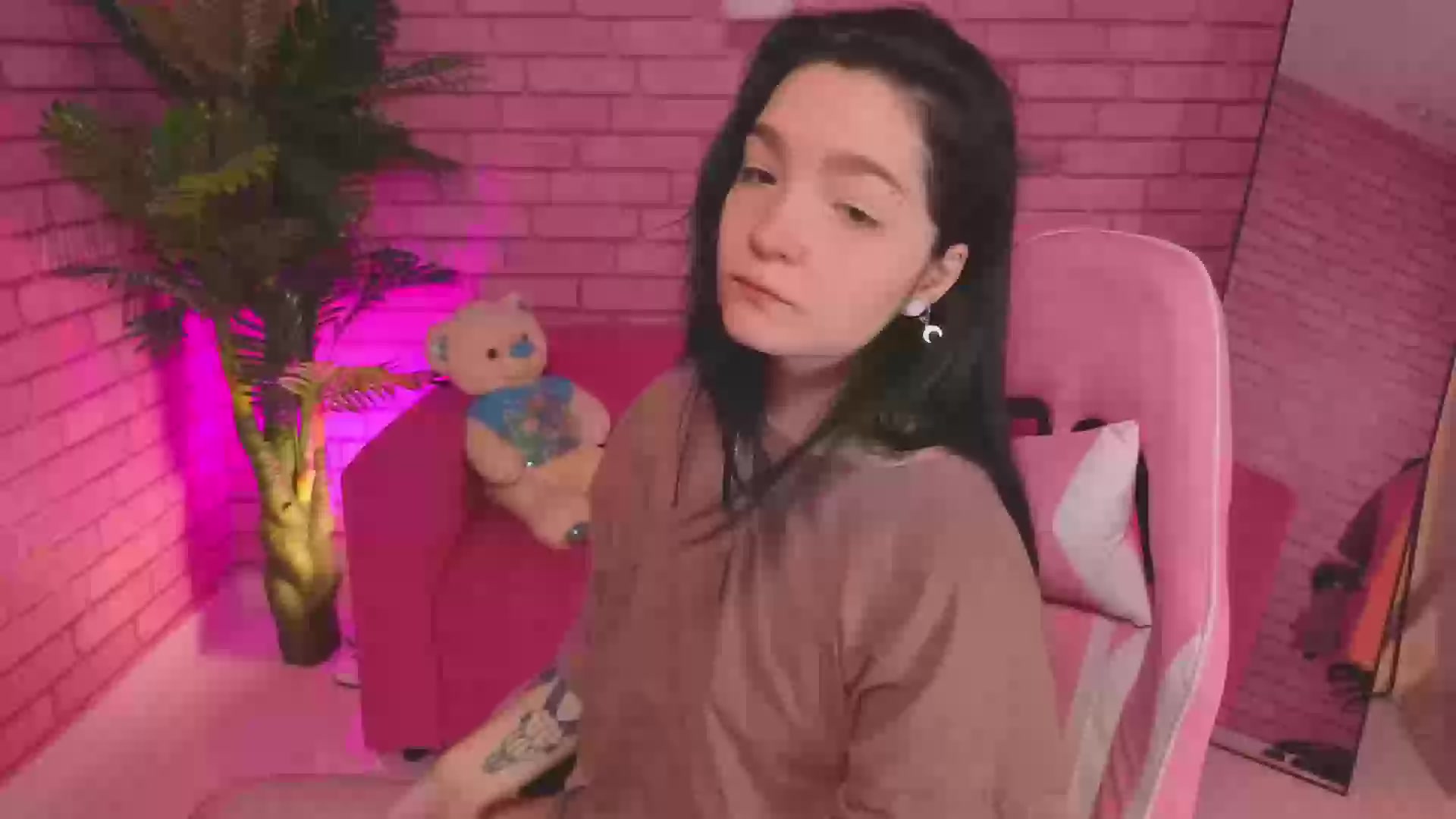 Model - Linda blowjob