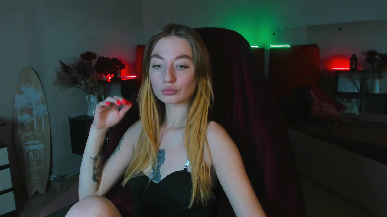 Model - Hanna Taylors blowjob