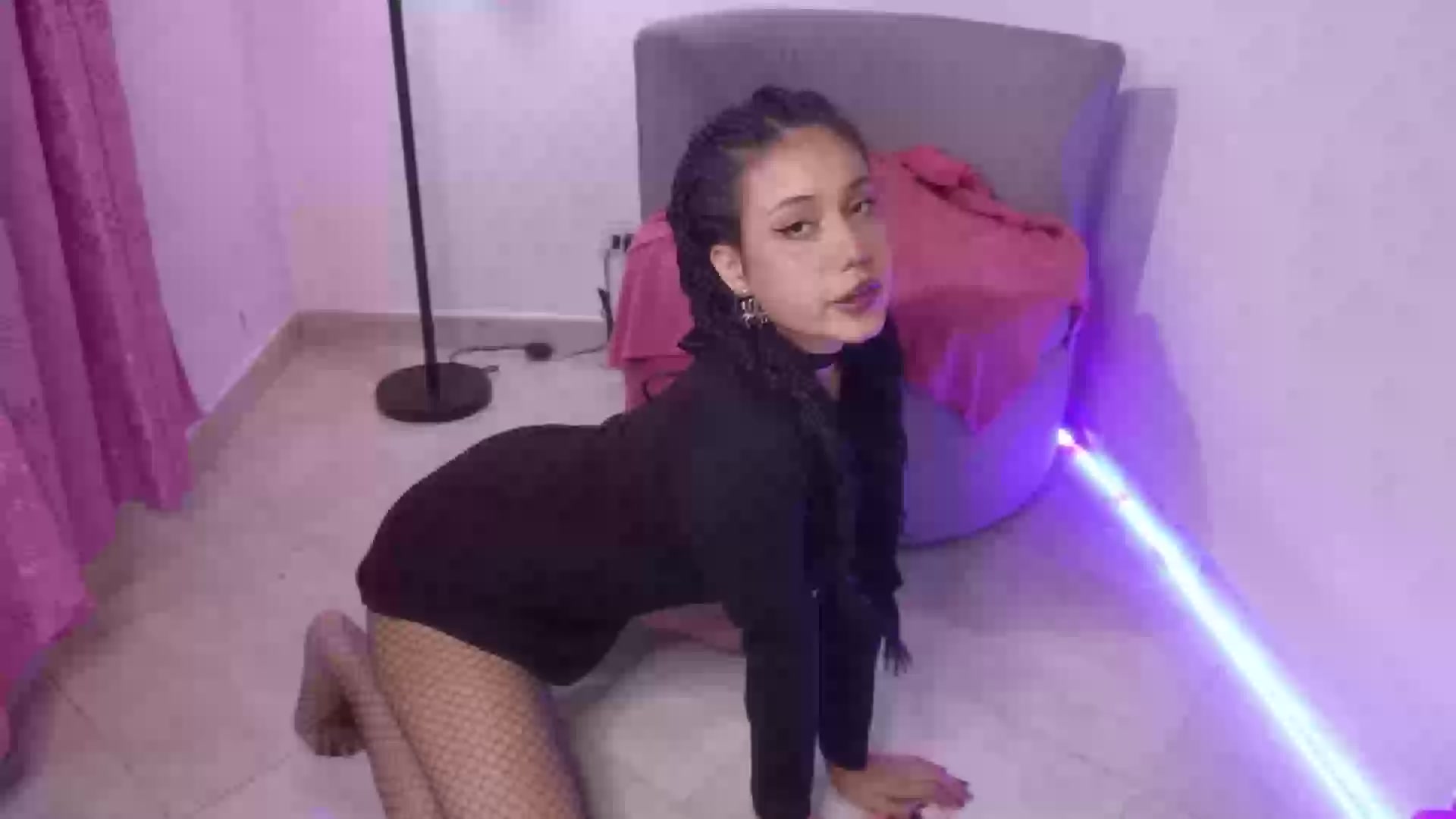 Model - Lanaa deepthroat