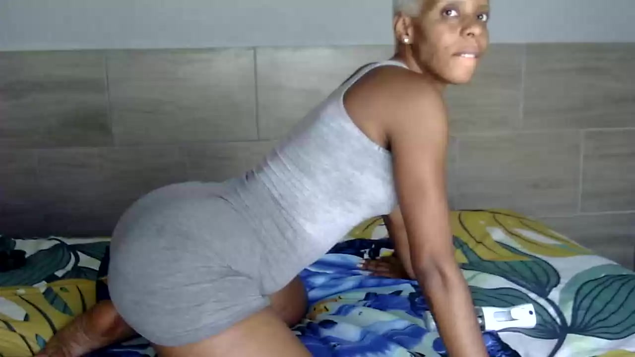 Model - SuperSexyKayla milf