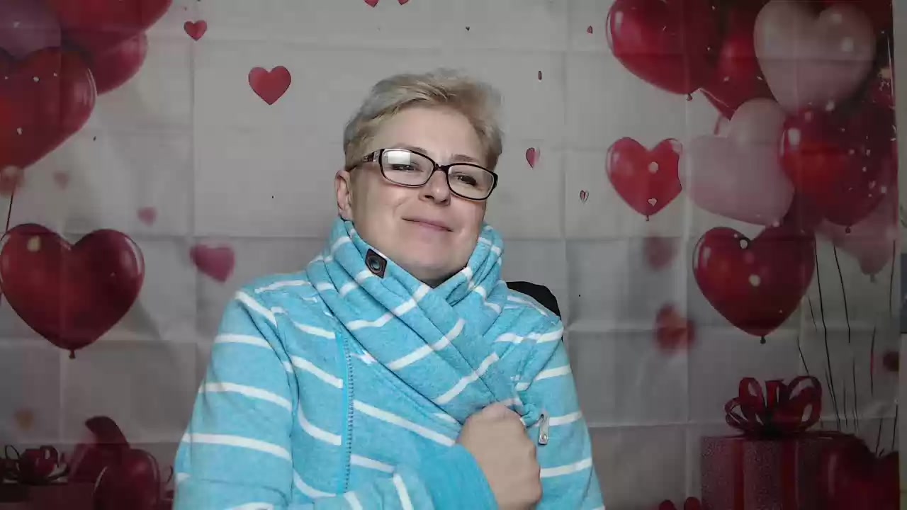 Model - EmiliaGree bigtits