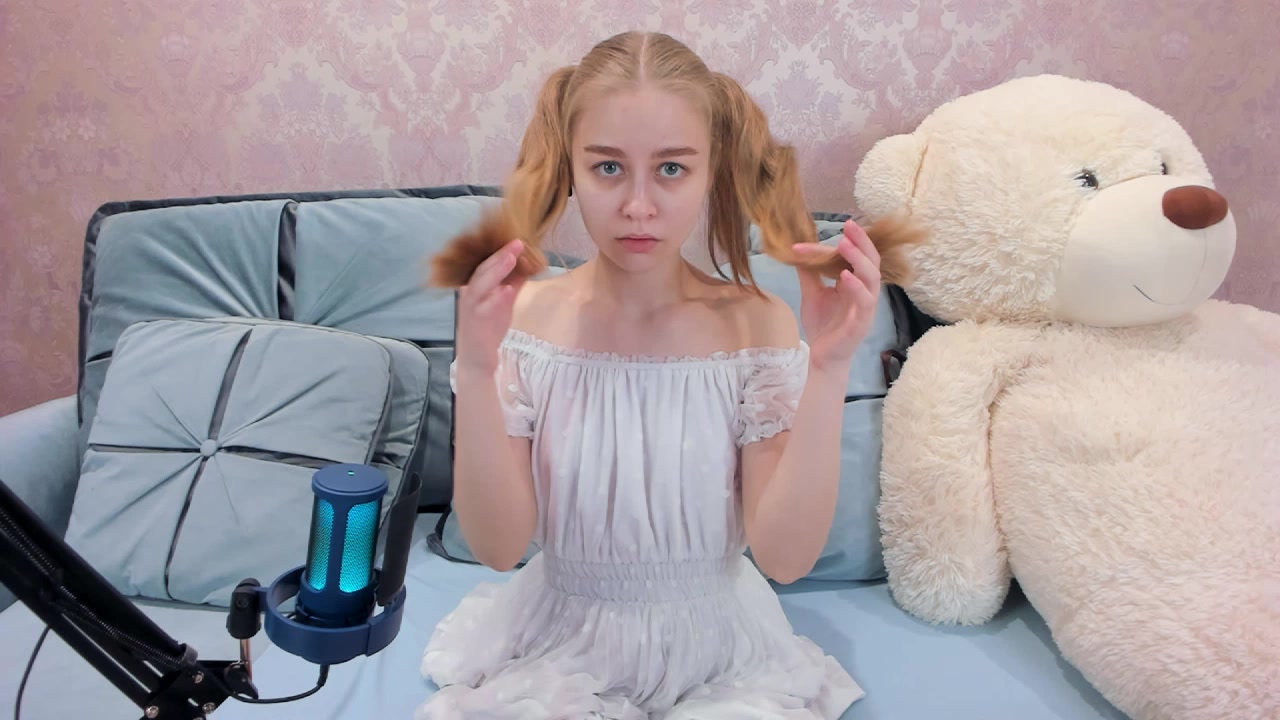 Model - Polumna blowjob