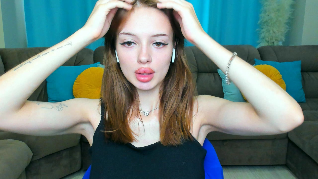 Model - KylieMiers striptease