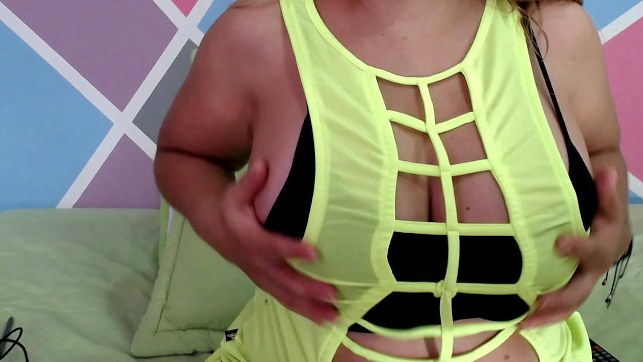 Model - sara40 bigtits