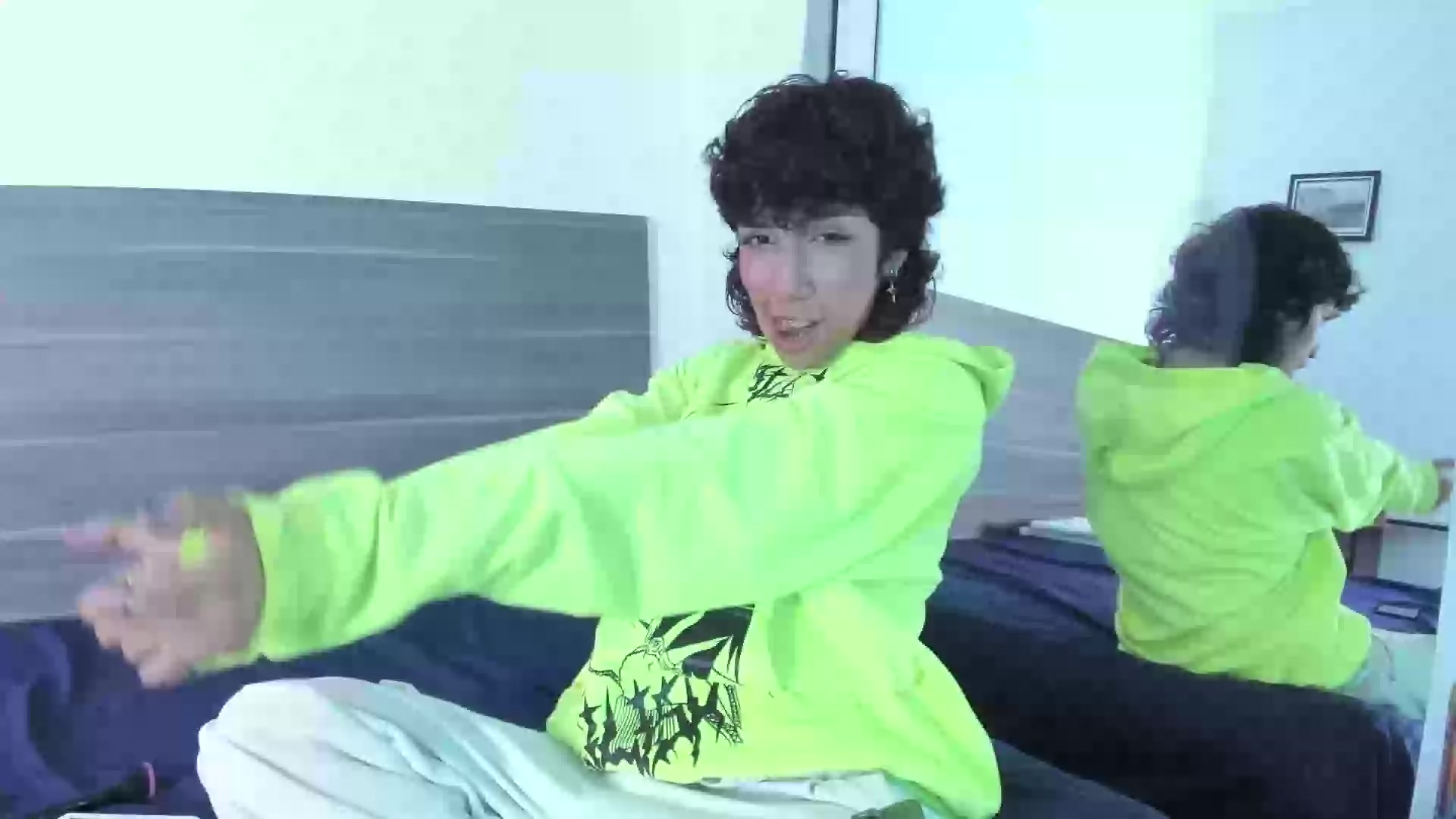 Model - Nicky Six ass