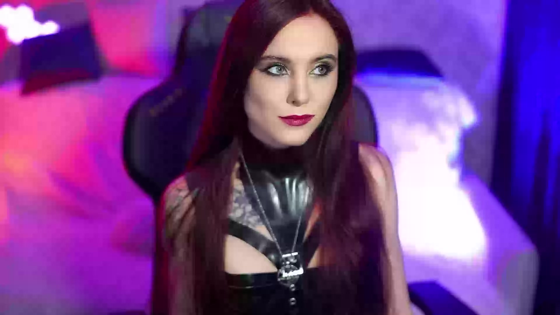 Model - Nelle_ deepthroat