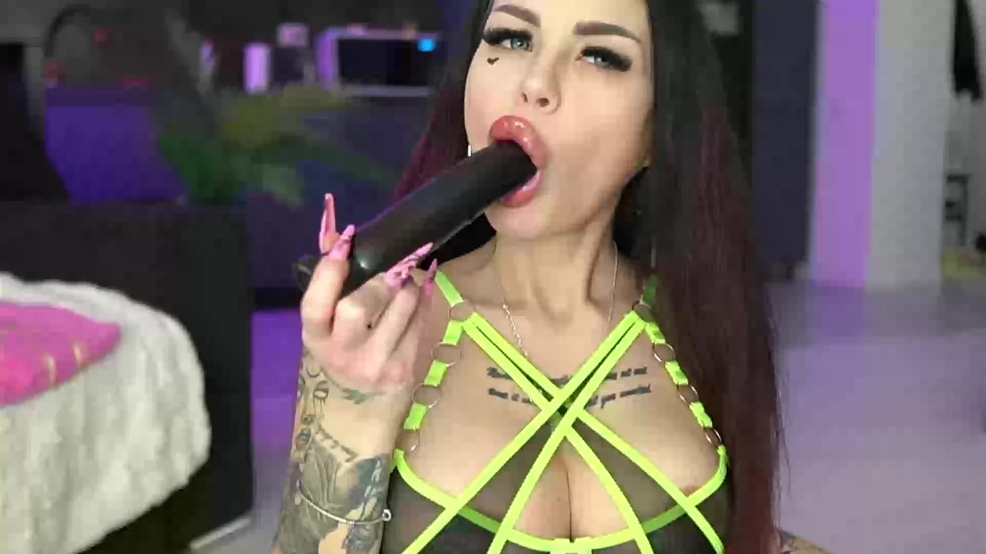 Model - NaomyBlackBarbie anal