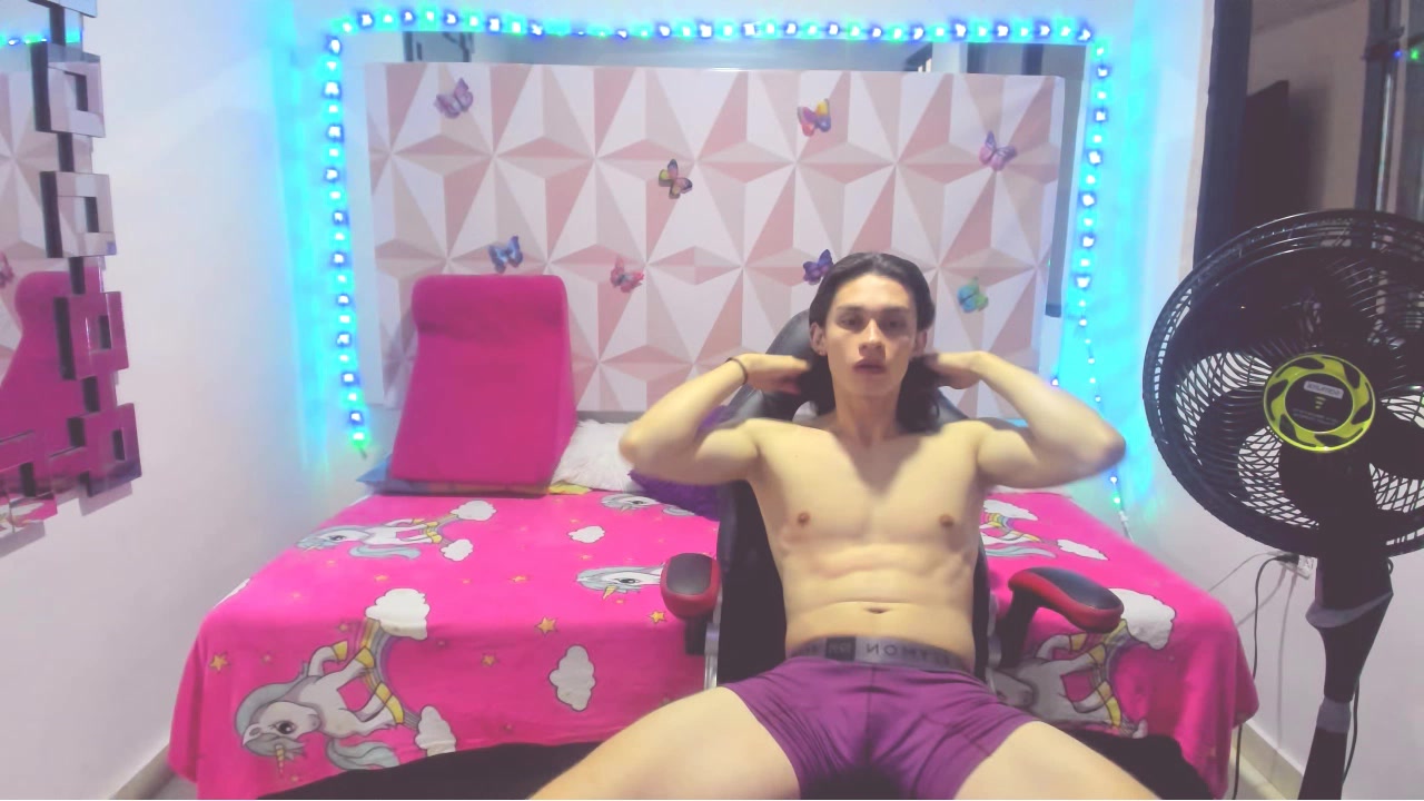 Model - Demitrius77 horny