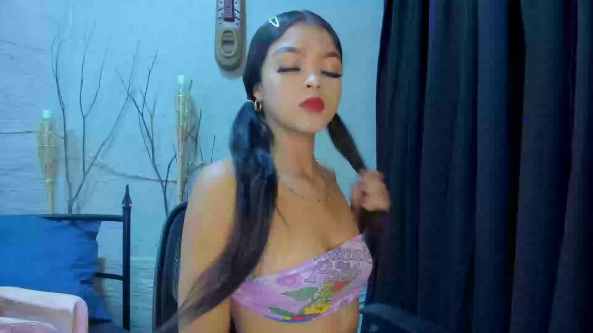 Model - DonaCartier blowjob