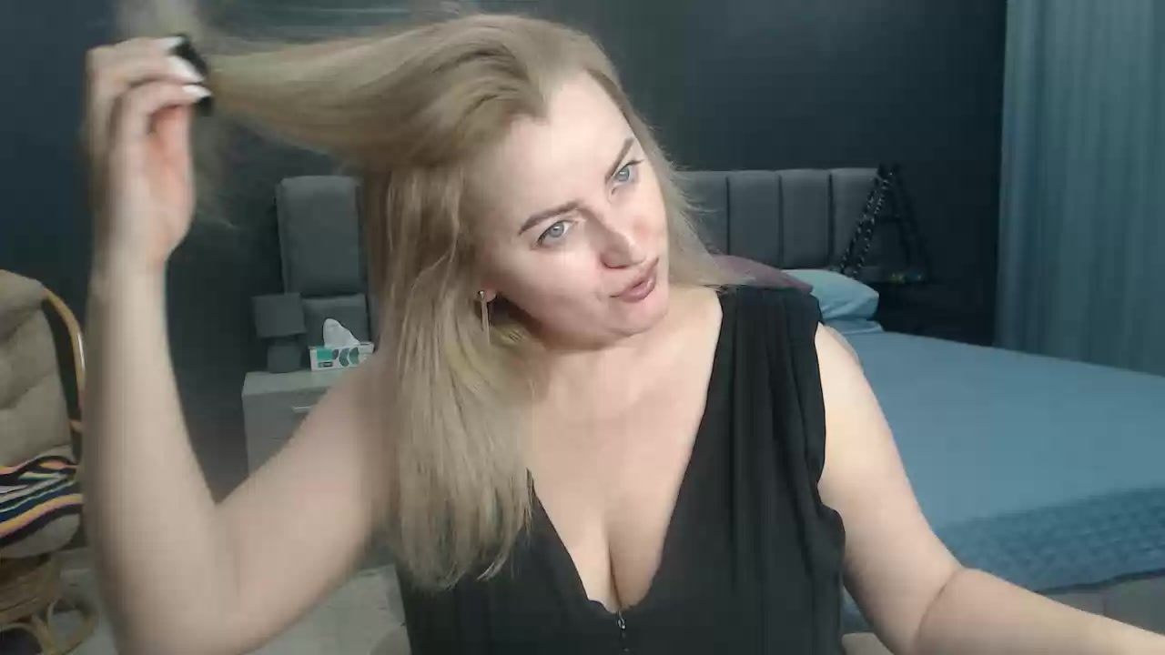 Model - AlexaRivera dirtytalk