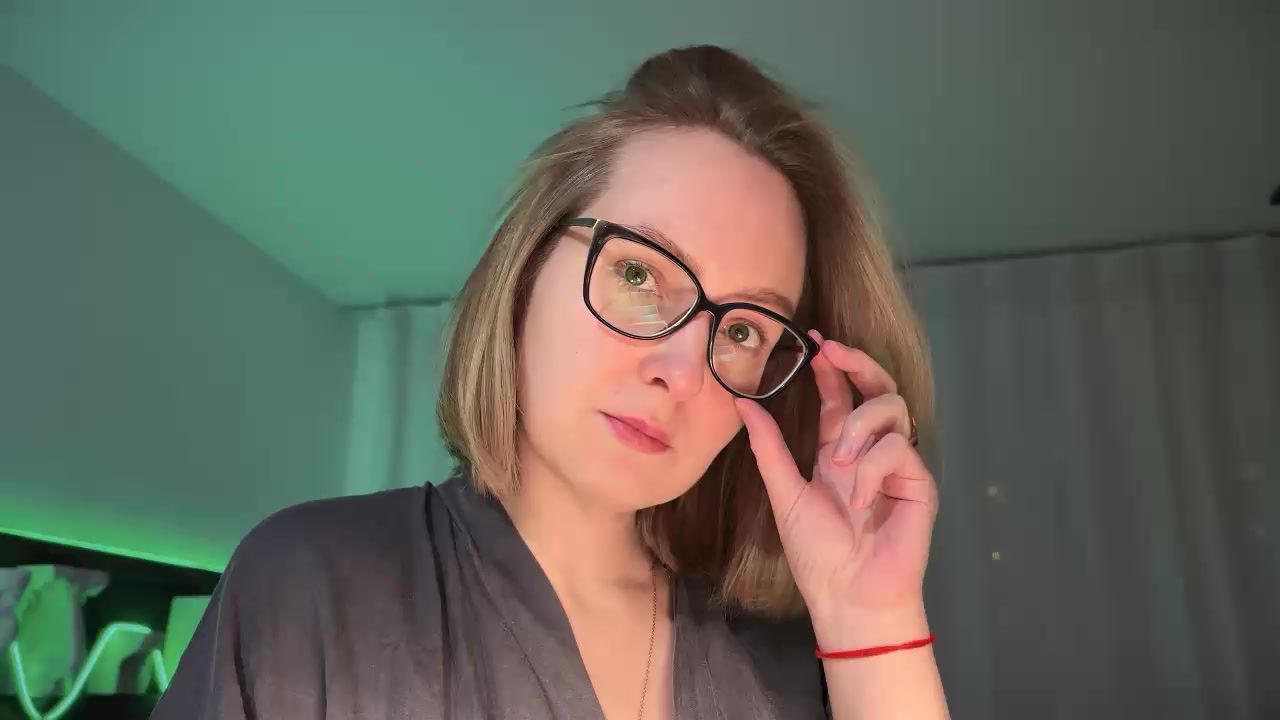 Model - Kira Dea fetish