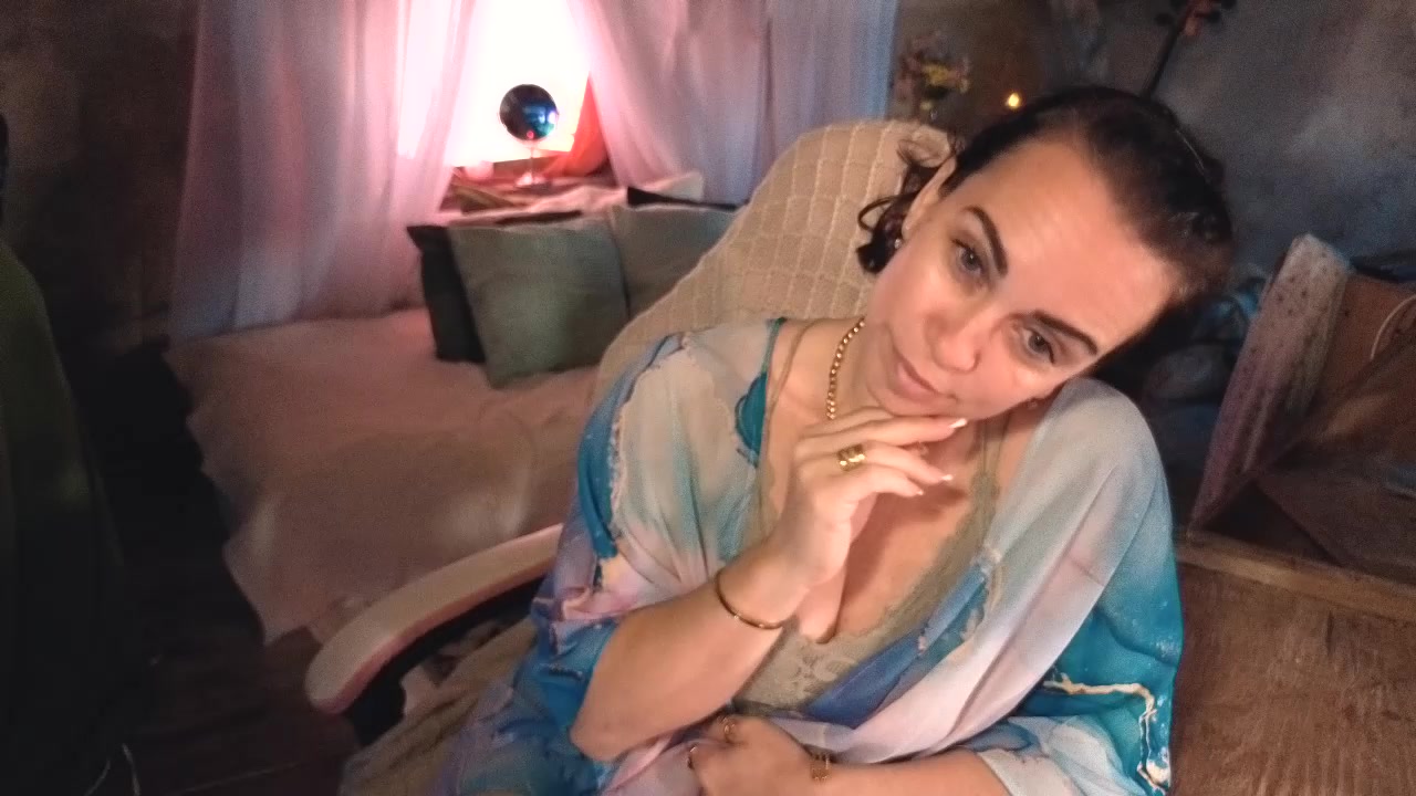 Model - Daisha Sweet milf