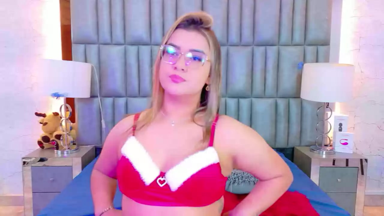 Model - Zoe Roux  ass